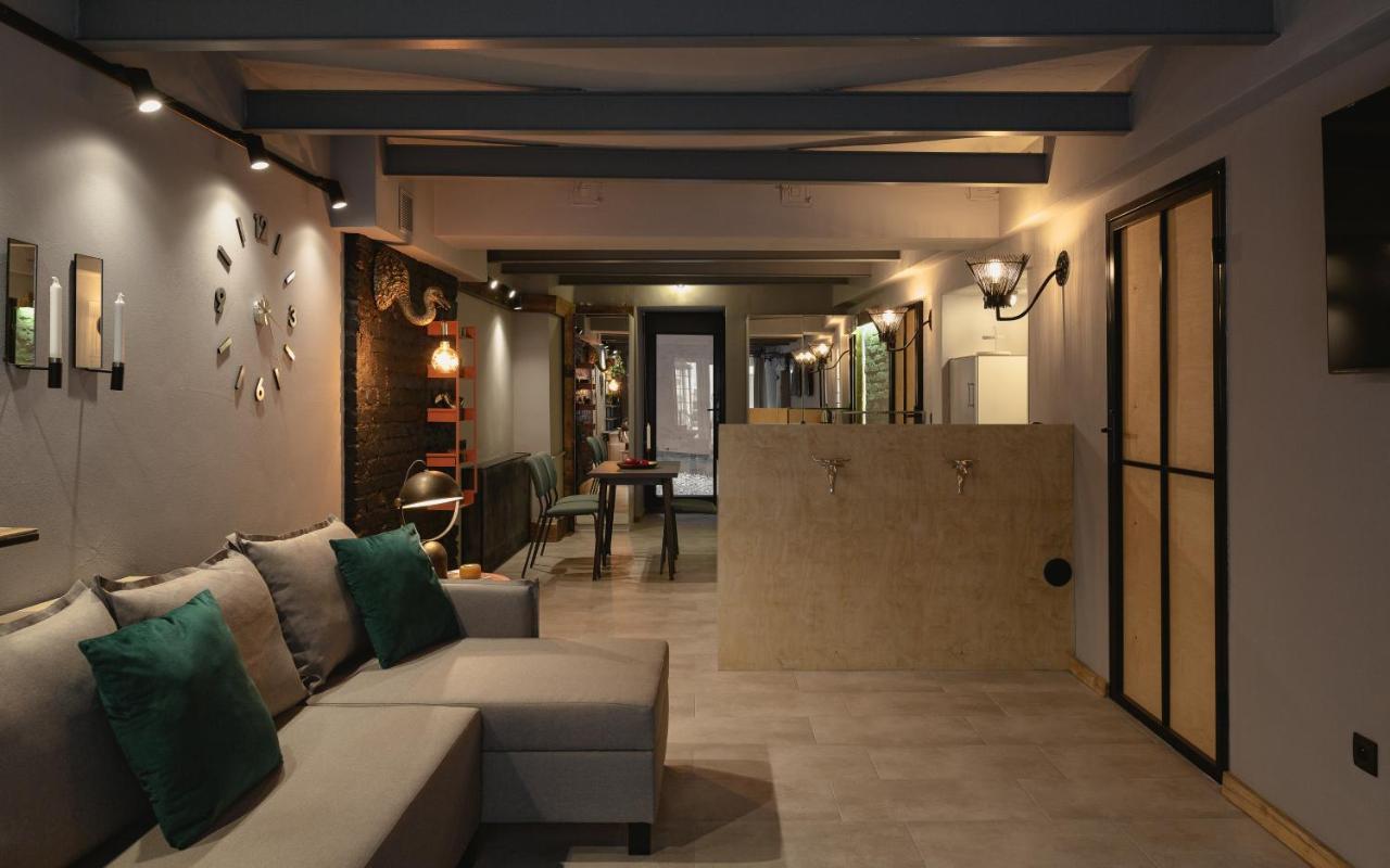 City Garage Apartment - Lwowska 9 Варшава Екстериор снимка