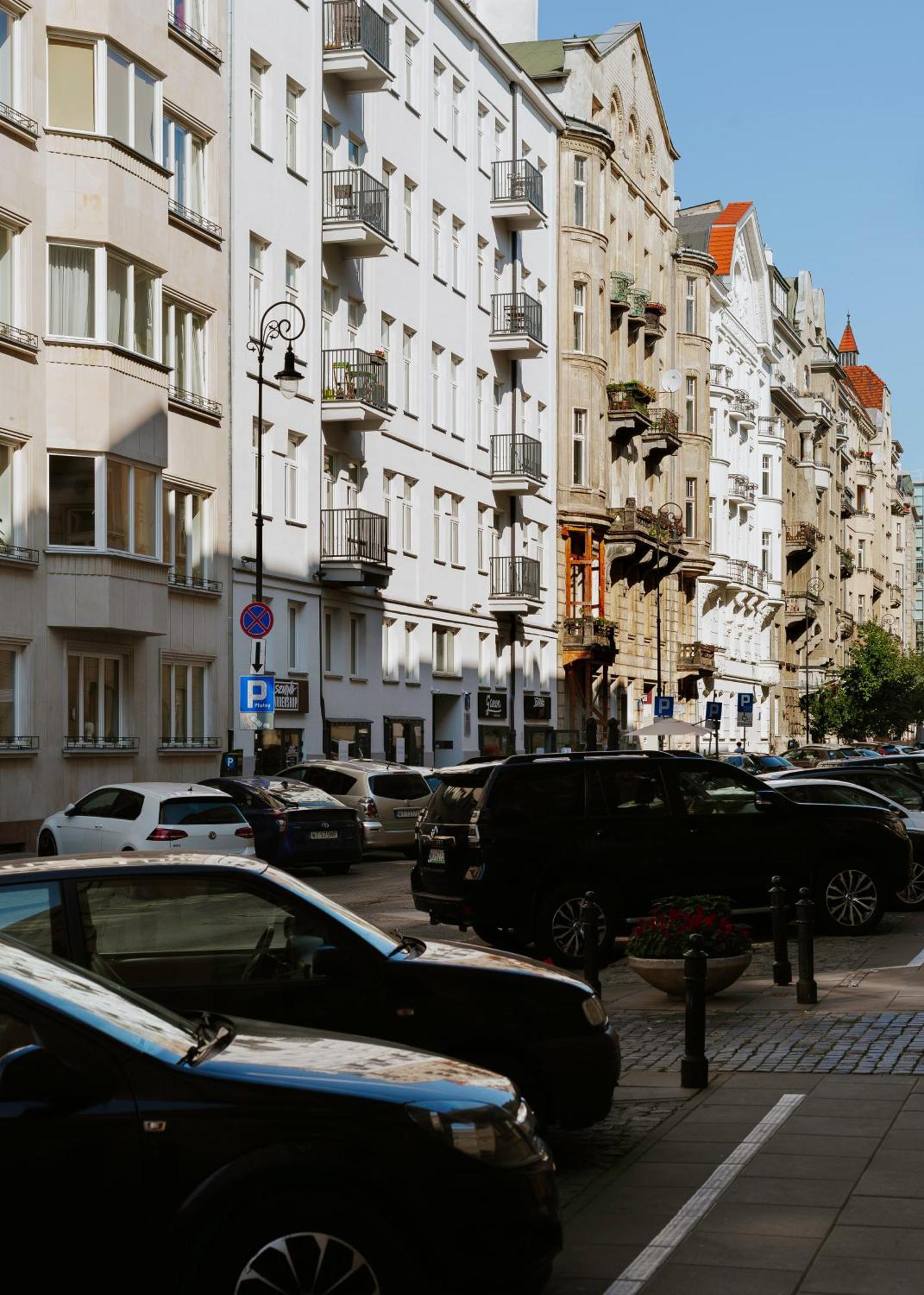 City Garage Apartment - Lwowska 9 Варшава Екстериор снимка